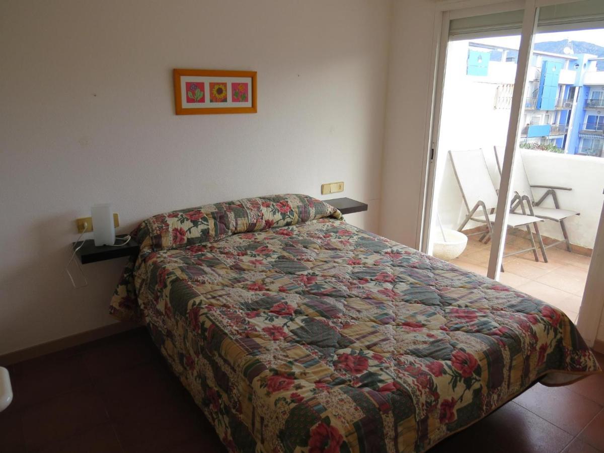 Royal Marine Falga Apartment Roses